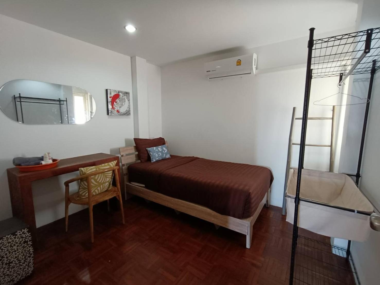 8th House @ Center Of Chiangmai Old Town Apartamento